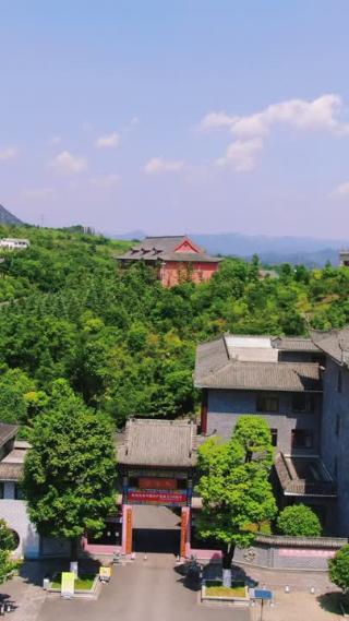 竖屏航拍贵阳大兴国寺