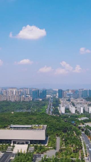 竖屏航拍贵阳观山湖区