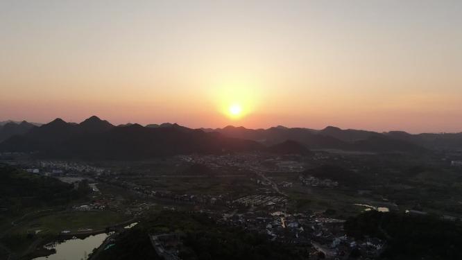 航拍大山日出彩霞迷雾青岩古镇