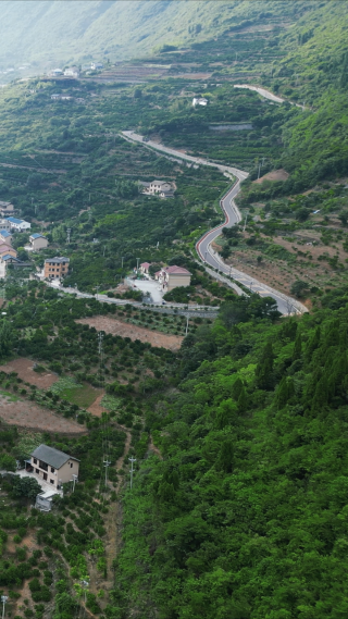 航拍大自然山川公路蓝天白云