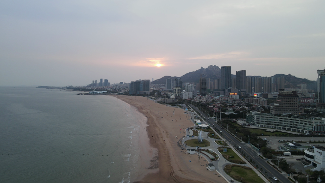 航拍山东青岛海上日落晚霞夕阳