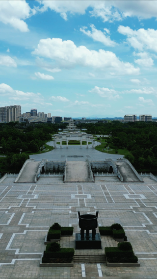 航拍抚州市政府名人雕塑广场