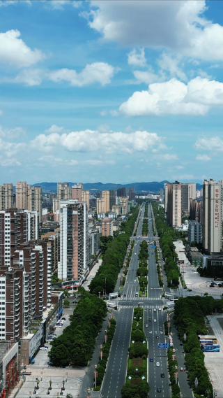 航拍江西抚州城市风光交通竖屏