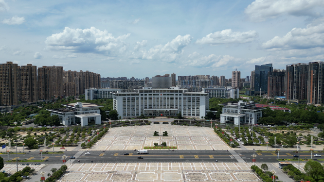 航拍江西抚州市政府大楼