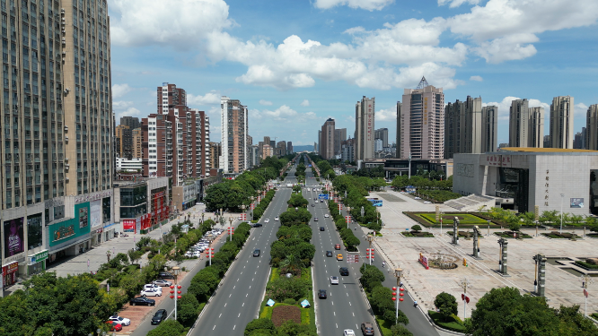 航拍江西抚州城市风光蓝天白云高楼建筑