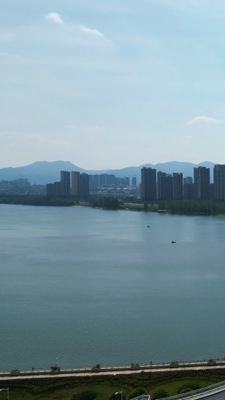 航拍江西赣江河流风光竖屏