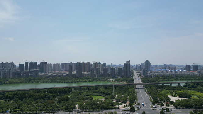 航拍湖北孝感城市建设