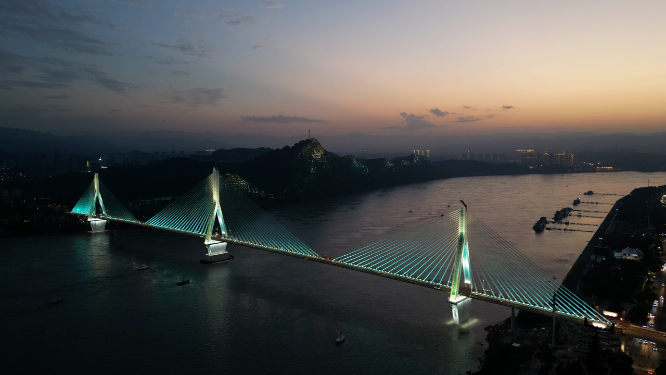 航拍湖北宜昌夷陵长江大桥夜景