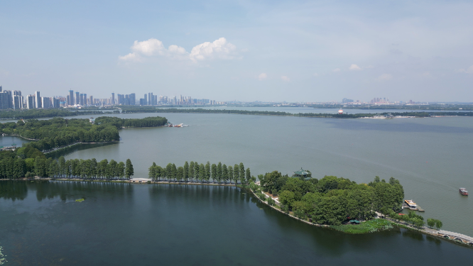航拍湖北武汉东湖5A景区