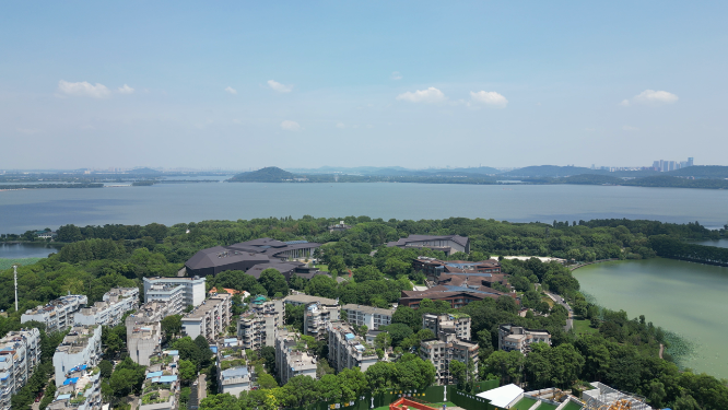 航拍湖北武汉东湖公园