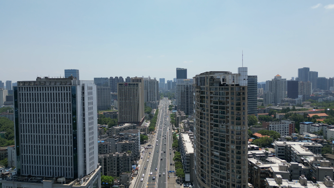航拍湖北武汉城市高楼交通 
