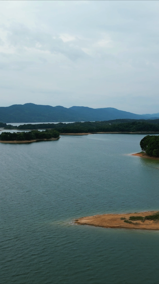 航拍湖北洈水风景区竖屏