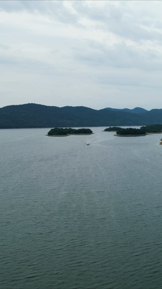 航拍湖北洈水风景区竖屏