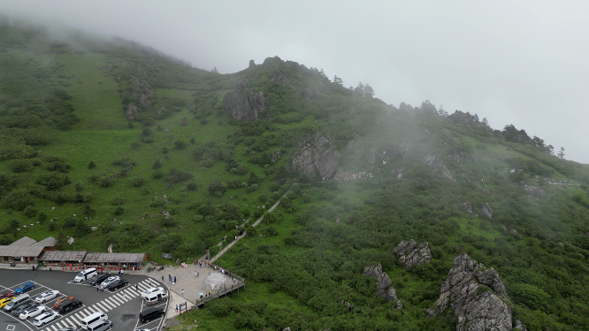 航拍湖北神农架5A景区