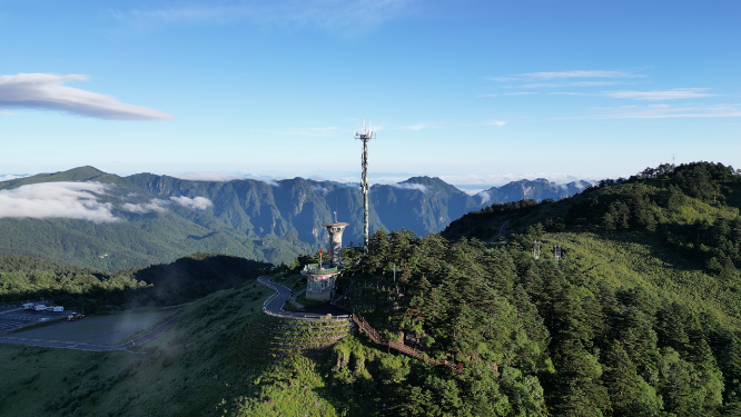 航拍湖北神农架5A景区
