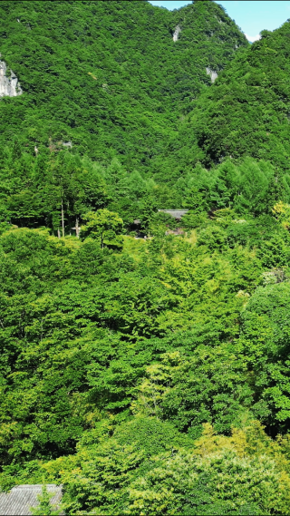 航拍湖北神农架5A景区关门山