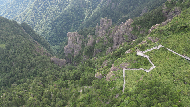 航拍湖北神农架5A景区神农谷