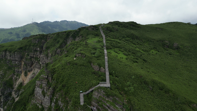 航拍湖北神农架5A景区神农谷