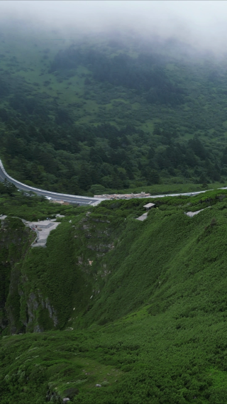 航拍湖北神农架5A景区