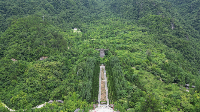 航拍湖北神农架神龙坛