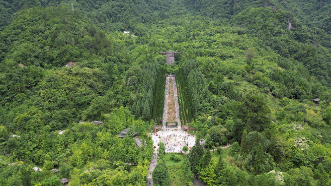 航拍湖北神农架神龙坛