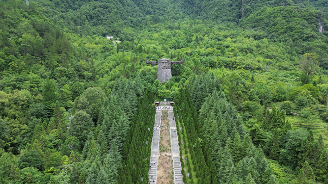 航拍湖北神农架神龙坛