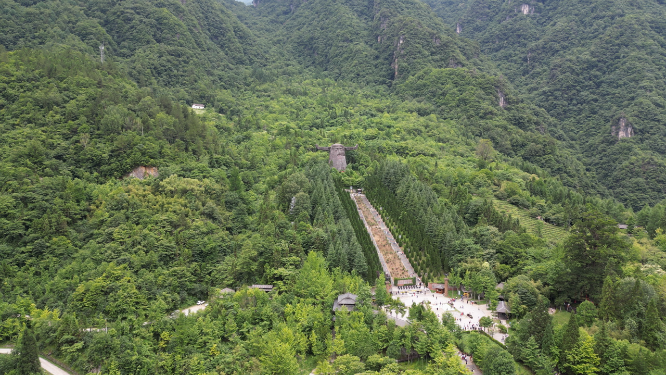 航拍湖北神农架神龙坛
