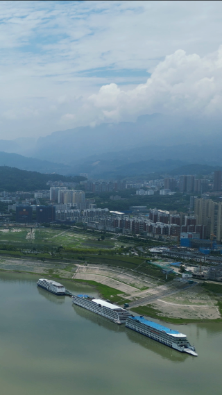 航拍湖北秭归县城市建设竖屏