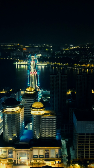 航拍湖北襄阳夜景交通竖屏