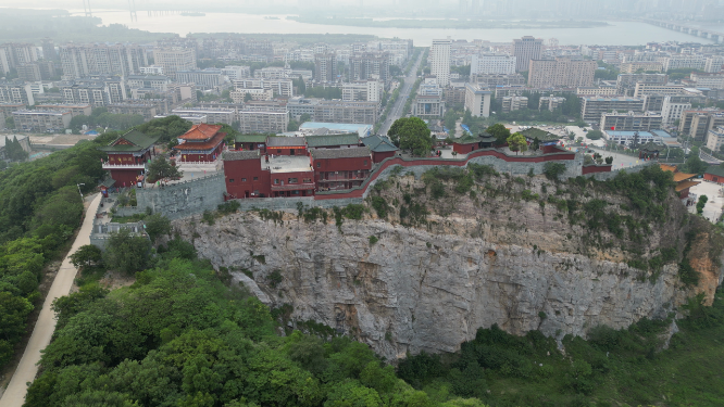 航拍湖北襄阳真武山古建筑