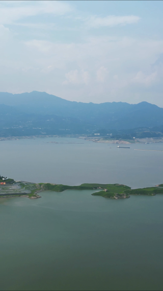 航拍湖北长江三峡蓄水池