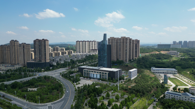 航拍湖北随州城市蓝天白云