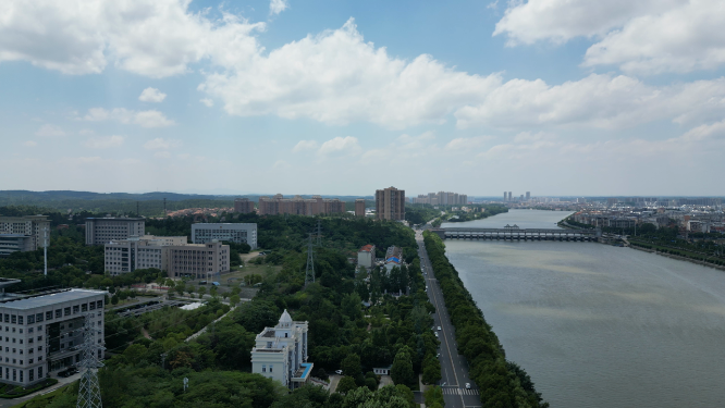 航拍湖北随州城市蓝天白云