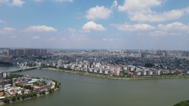 航拍湖北随州城市蓝天白云天际线