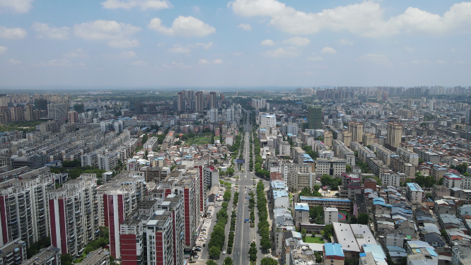 航拍湖北随州城市蓝天白云天际线