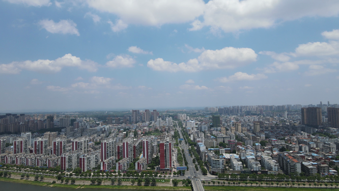 航拍湖北随州城市蓝天白云天际线