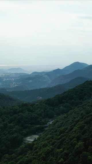 航拍湖北黄石东方山4A景区金顶