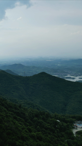 航拍湖北黄石东方山4A景区金顶