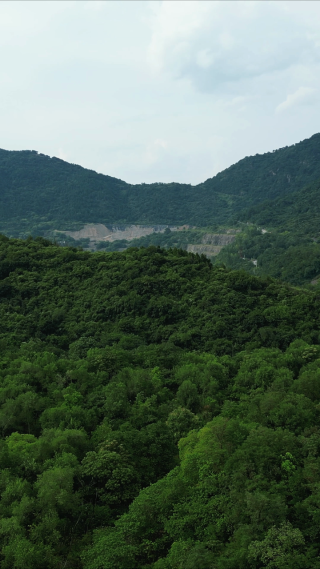 航拍湖北黄石国家矿山公园亚洲第一坑
