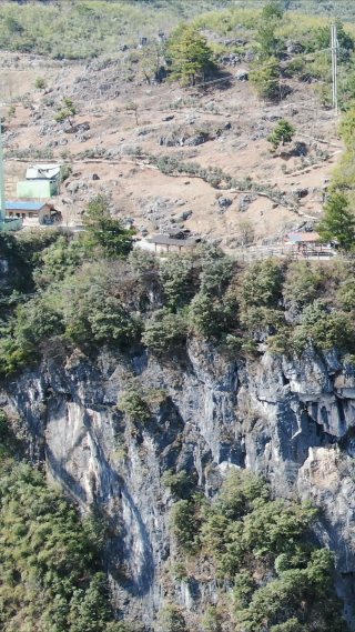航拍湖南怀化大峡谷竖屏