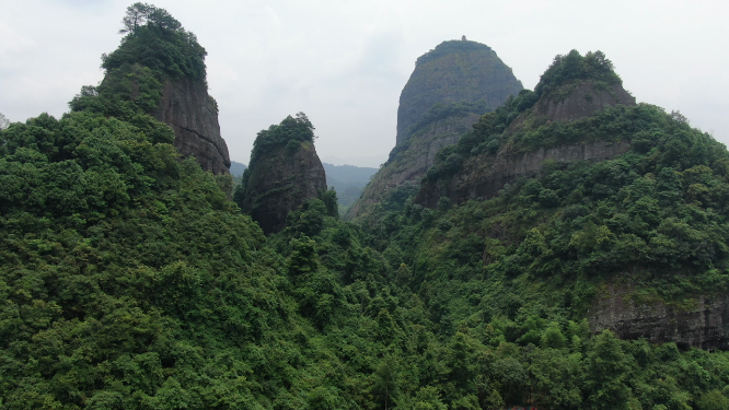 航拍湖南通道独岩公园丹霞地貌