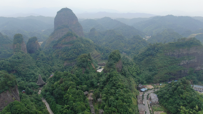 航拍湖南通道独岩公园丹霞地貌