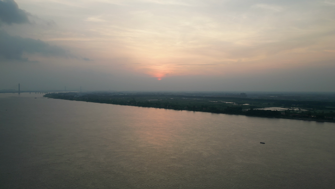 航拍长江日落晚霞夕阳西下