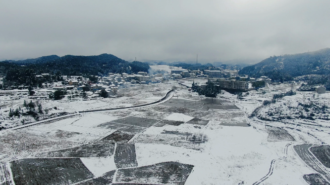 4K航拍乡村田园农业种植农田雪景