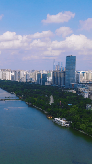 4K航拍广西南宁南湖城市风景蓝天白云天际线 