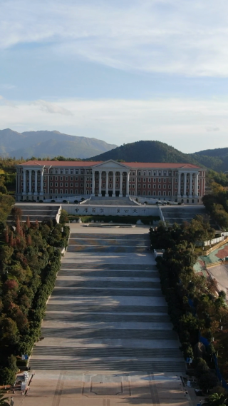 云南大学校园环境竖屏航拍