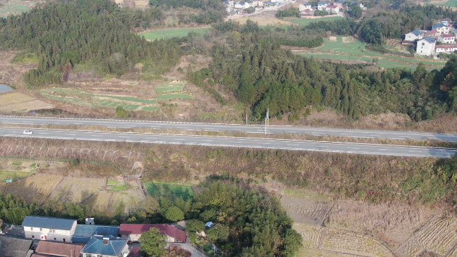 俯拍湖南高速公路