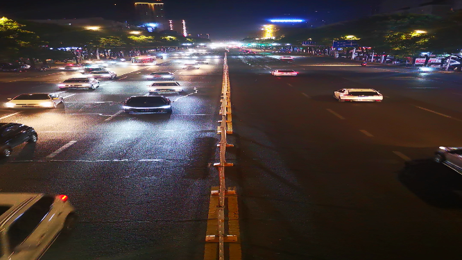 城市夜景交通车辆行驶湖南岳阳巴陵大道