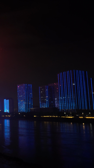 城市夜景烟花竖屏实拍