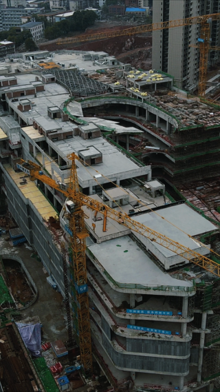 城市工地施工工地竖屏航拍